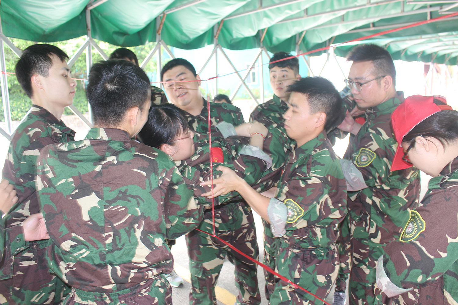 智誠(chéng)企業(yè)軍校：拓展訓(xùn)練可以提升企業(yè)文化氛圍